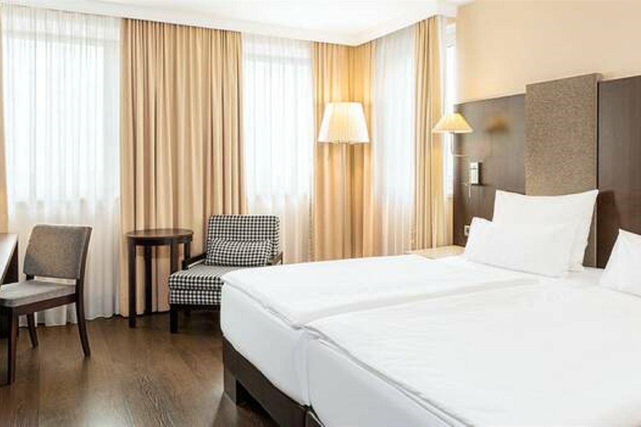 Nh Danube Hotel Wien